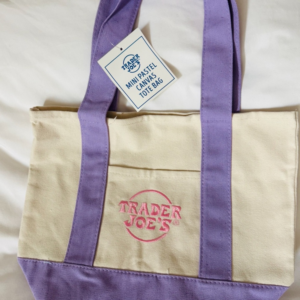 2025 Limited Edition Trader Joes Mini Bag. NWT.
